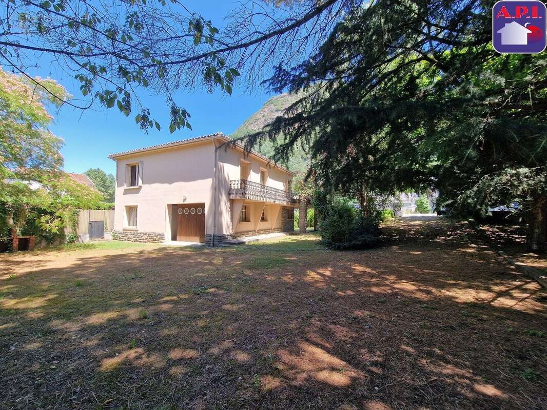 Maison 139 m² à Tarascon-Sur-Ariege  - photo 10