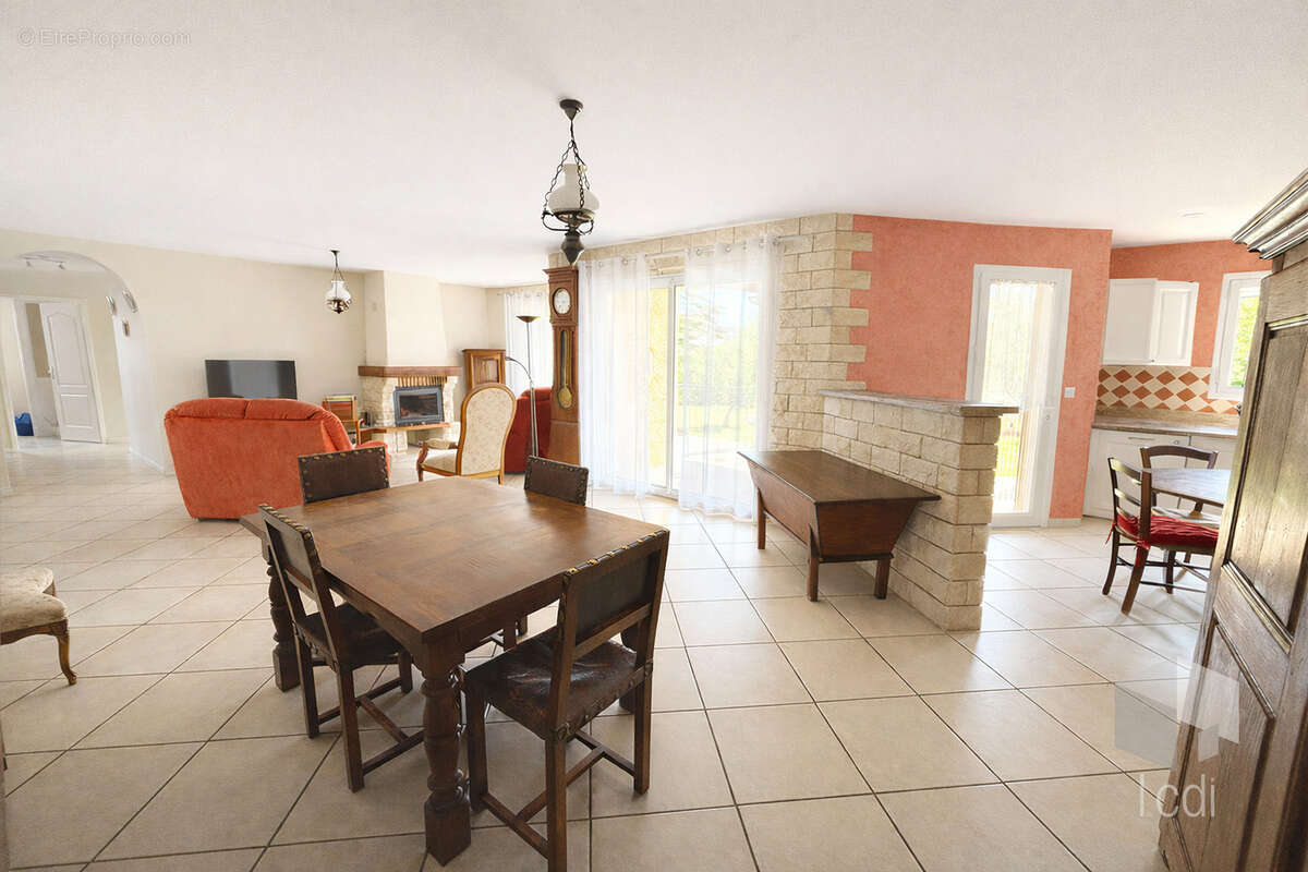 Maison à MONTELIMAR