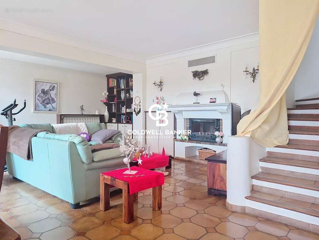 Maison à LES ISSAMBRES