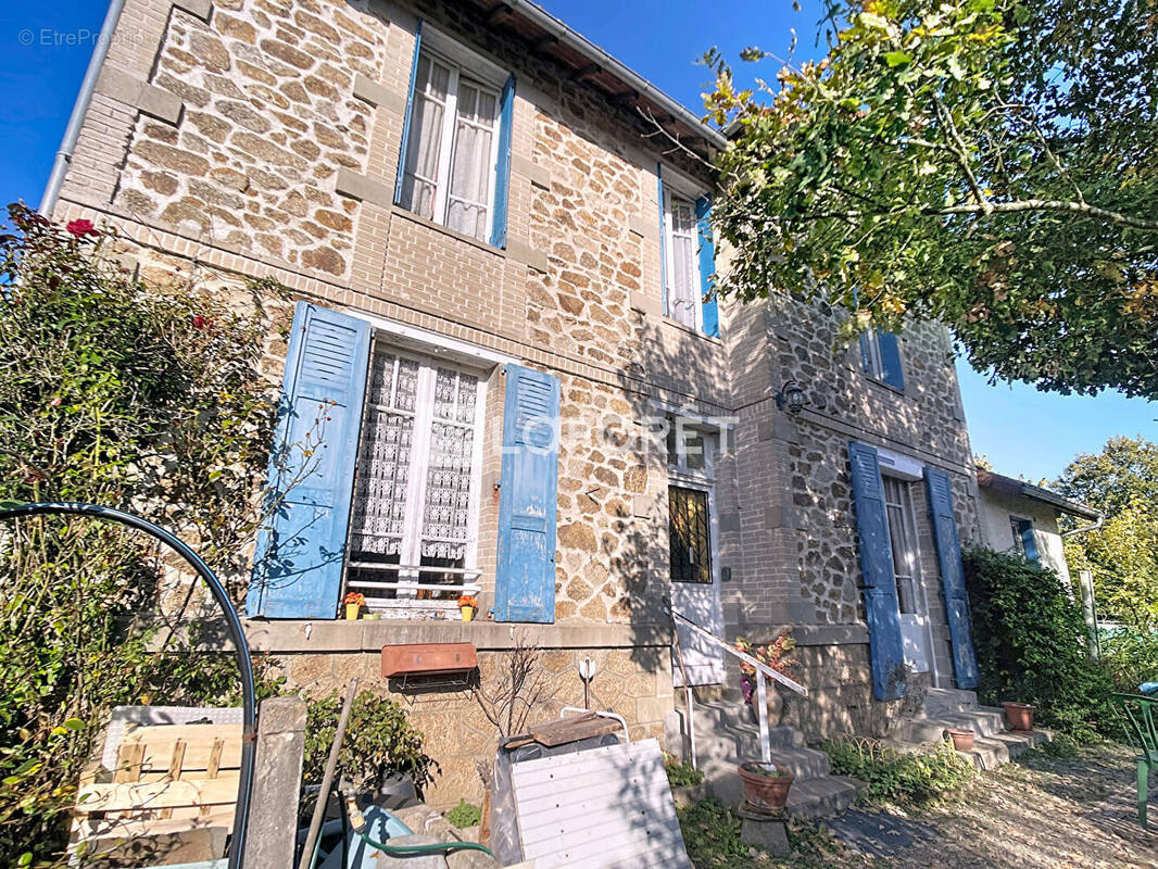 Maison à SAINT-VICTURNIEN