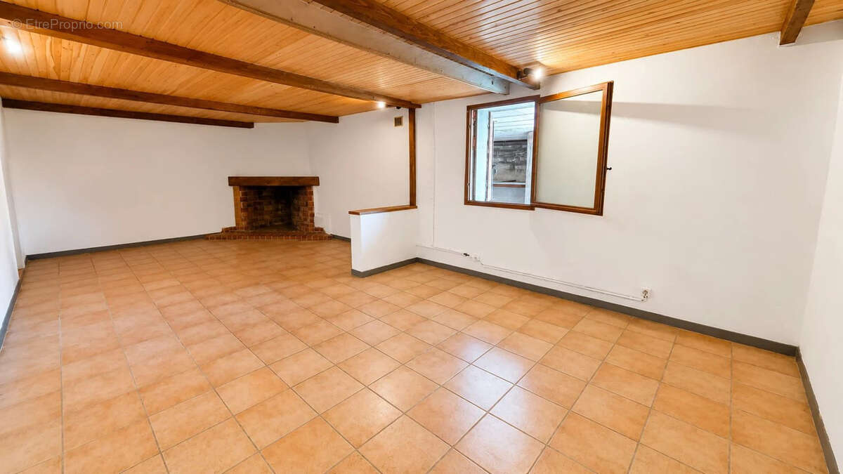 Maison à POURRIERES