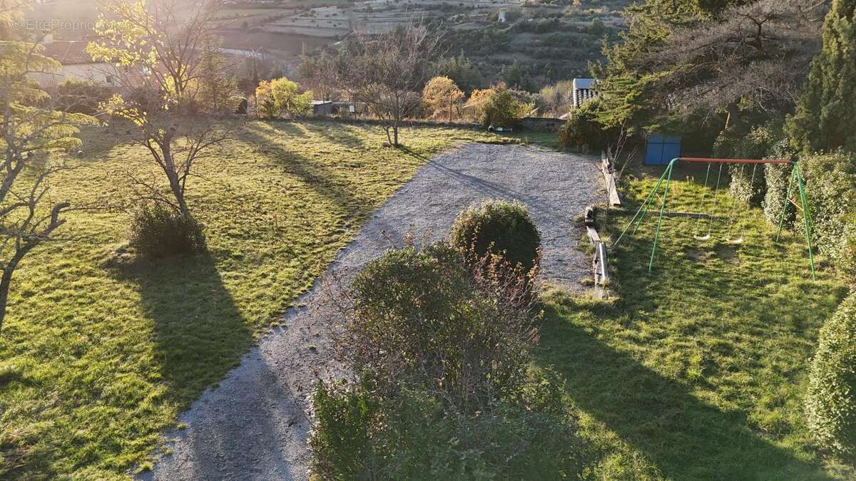 Terrain à VILLENEUVE-DE-BERG