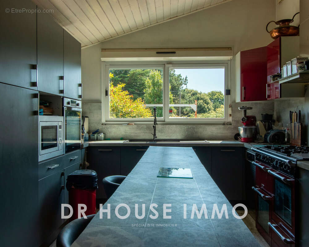 Maison 192 m² à La Plaine-Sur-Mer  - photo 2