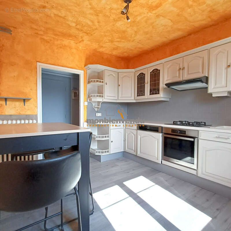 Appartement à POLMINHAC