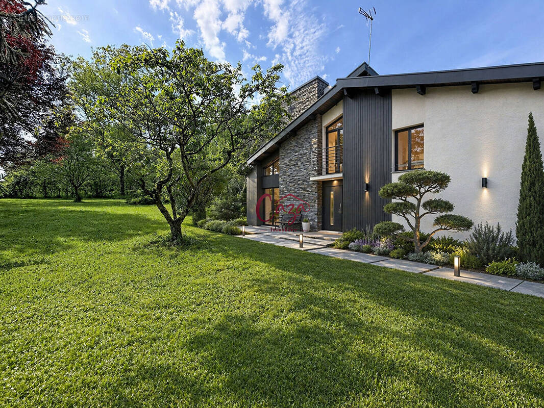 Maison à FARGUES-SAINT-HILAIRE
