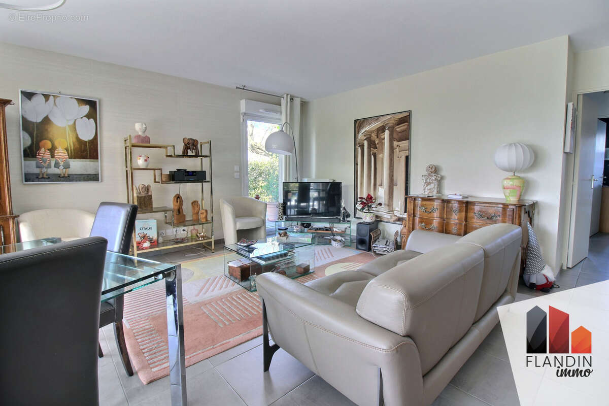 Appartement de standing de 93 m2 avec jardin, terrasse et vue sur les Monts du Lyonnais - photo 4