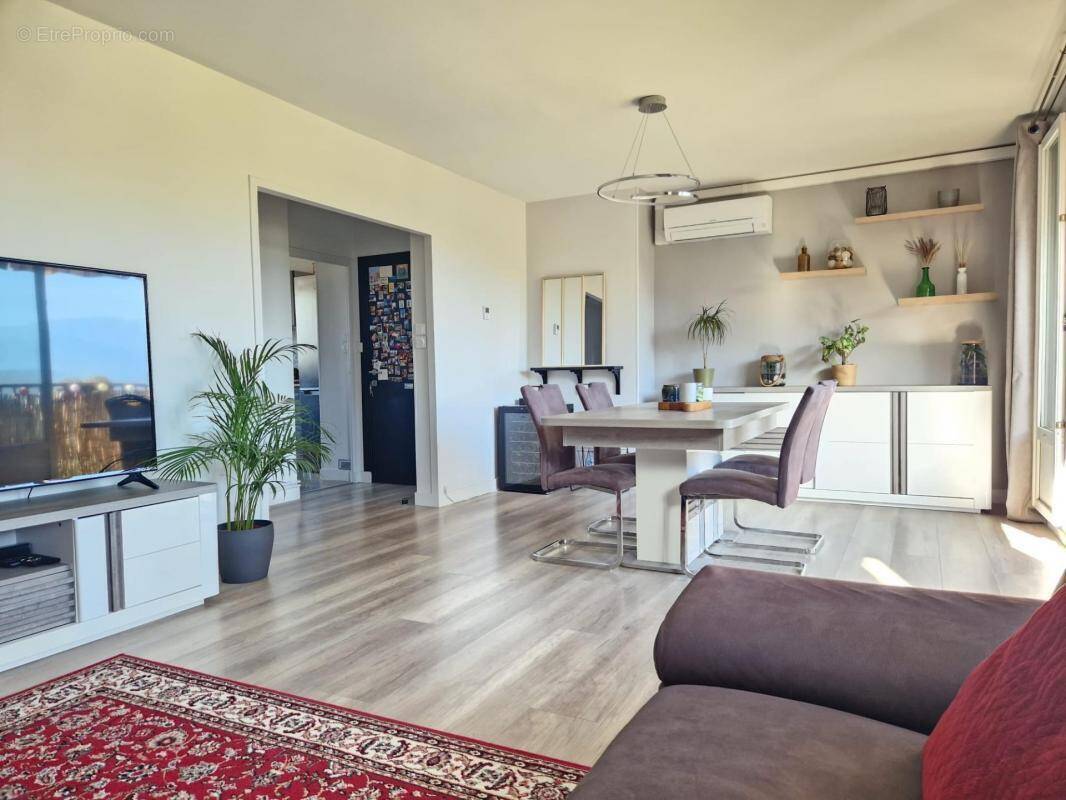 Appartement à FONTAINE