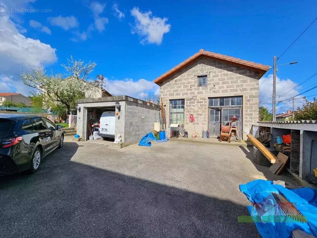 VIENNE,  Villa T7 de 170m² avec un terrain de 1500m² avec dépendances - photo 14