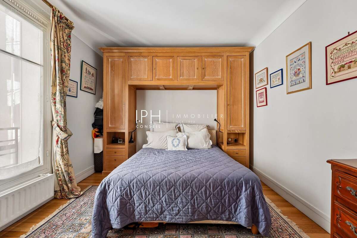 Appartement à NEUILLY-SUR-SEINE