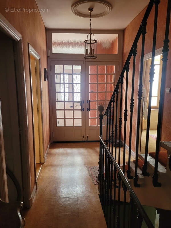 Maison 175 m² à Murat-Le-Quaire  - photo 12
