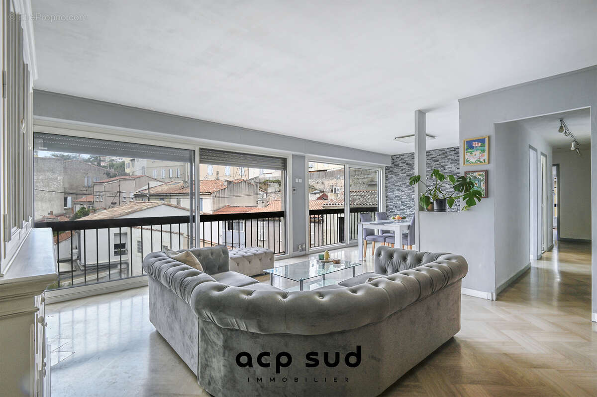Appartement à MARSEILLE-6E
