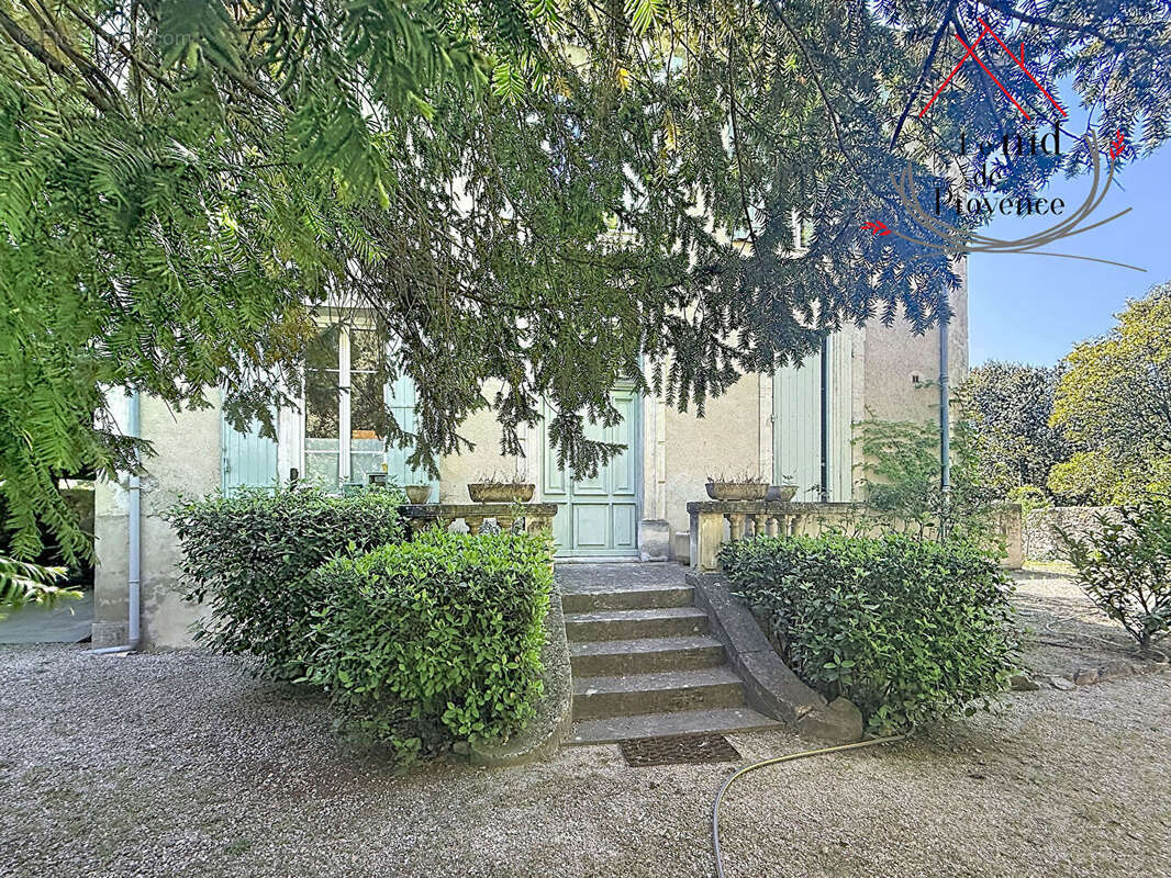 Maison à PERNES-LES-FONTAINES