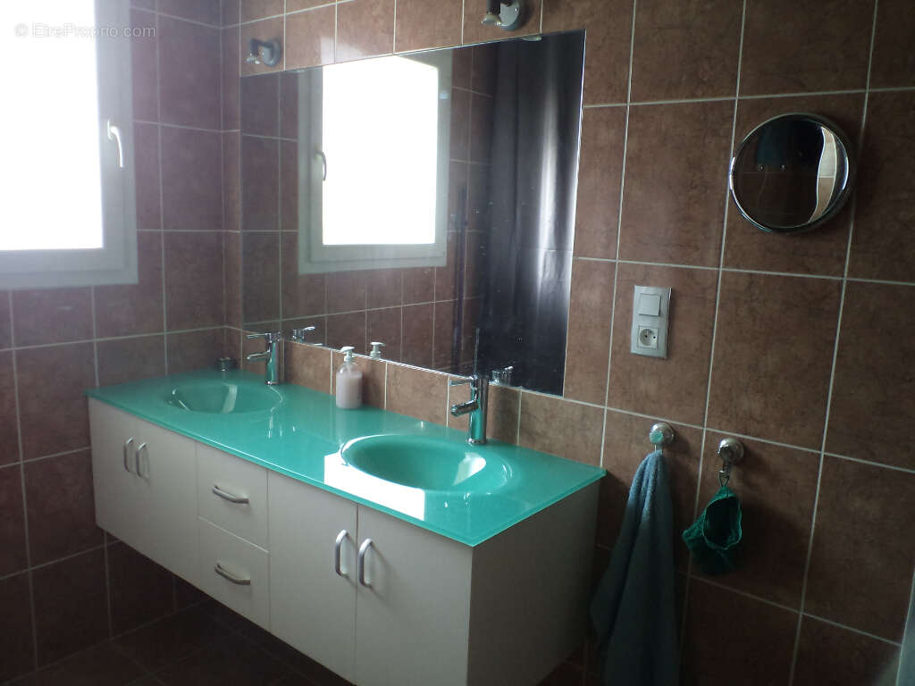 Maison à LISSAC-ET-MOURET