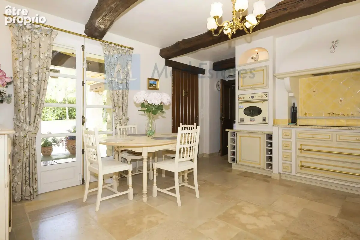 Superbe maison en pierre située à quelques minutes à pied du village de Plan de la Tour. - photo 30