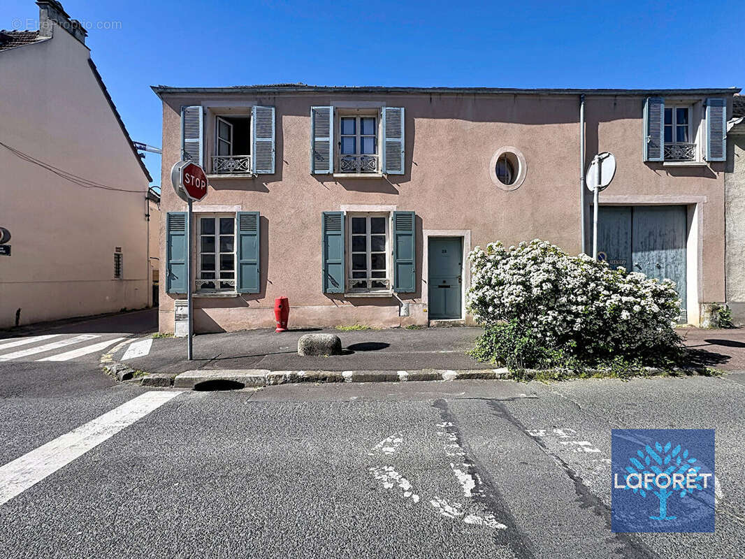 Maison à CHILLY-MAZARIN