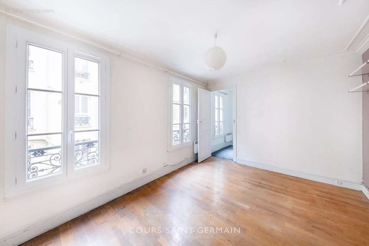 Appartement à PARIS-3E