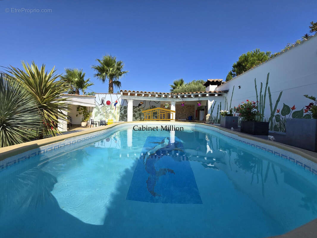 Maison à VIC-LA-GARDIOLE