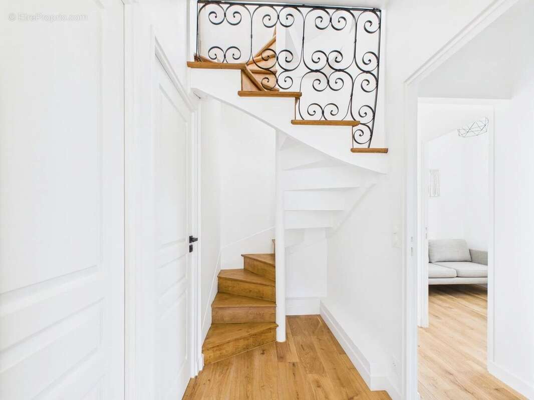 Appartement à NEUILLY-SUR-SEINE