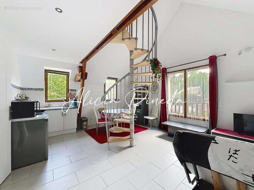 Maison 197 m² à Thoiry  - photo 9