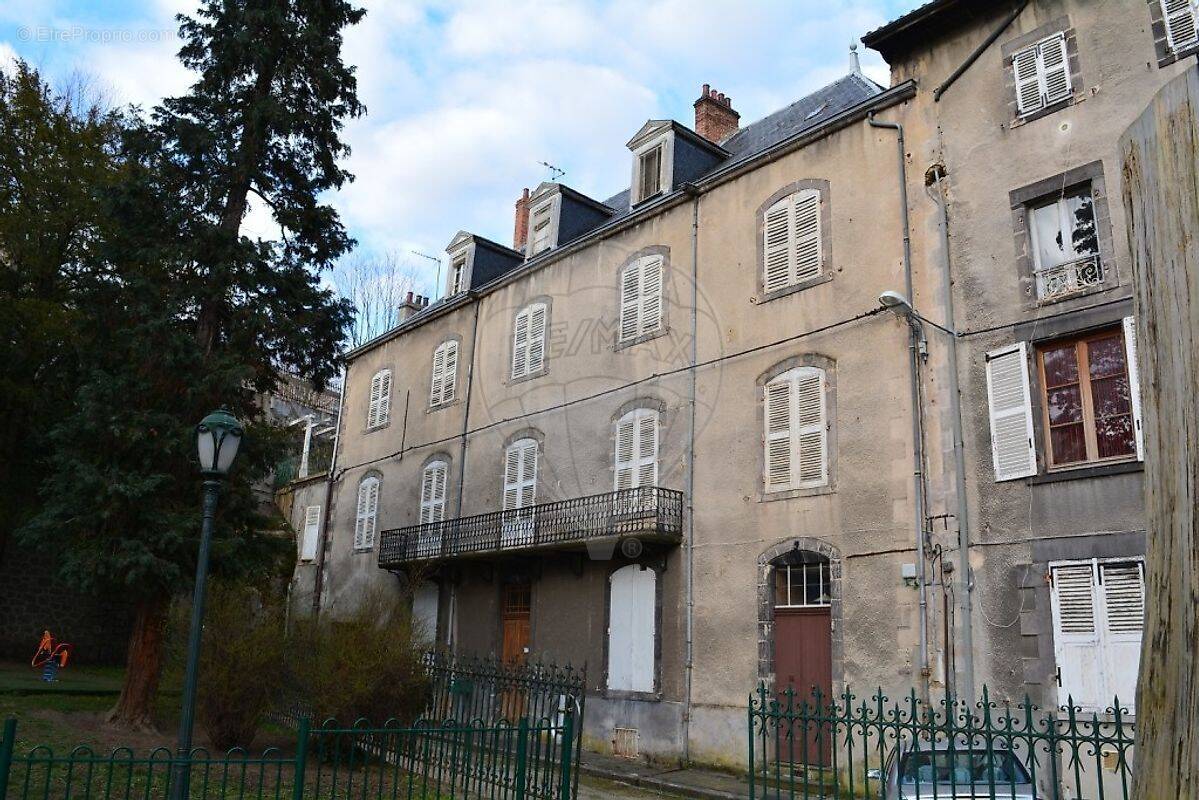 Appartement à THIERS