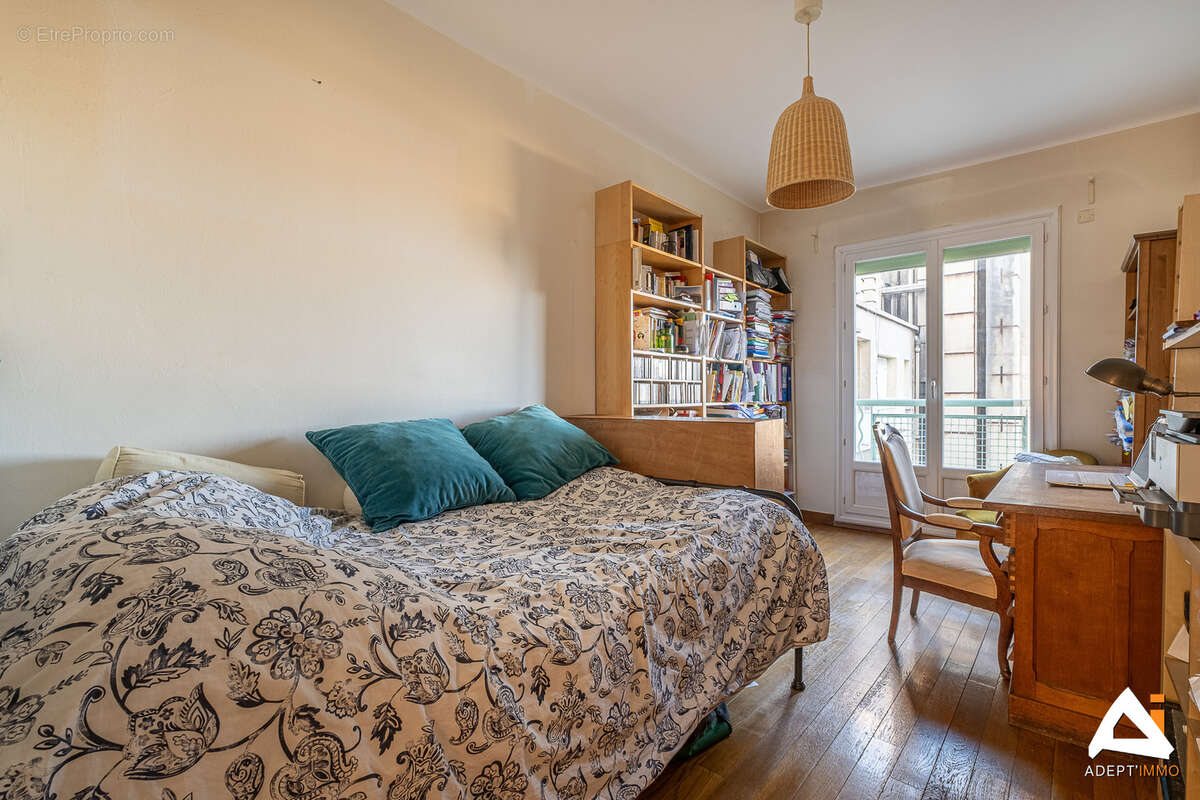 Appartement à MARSEILLE-6E