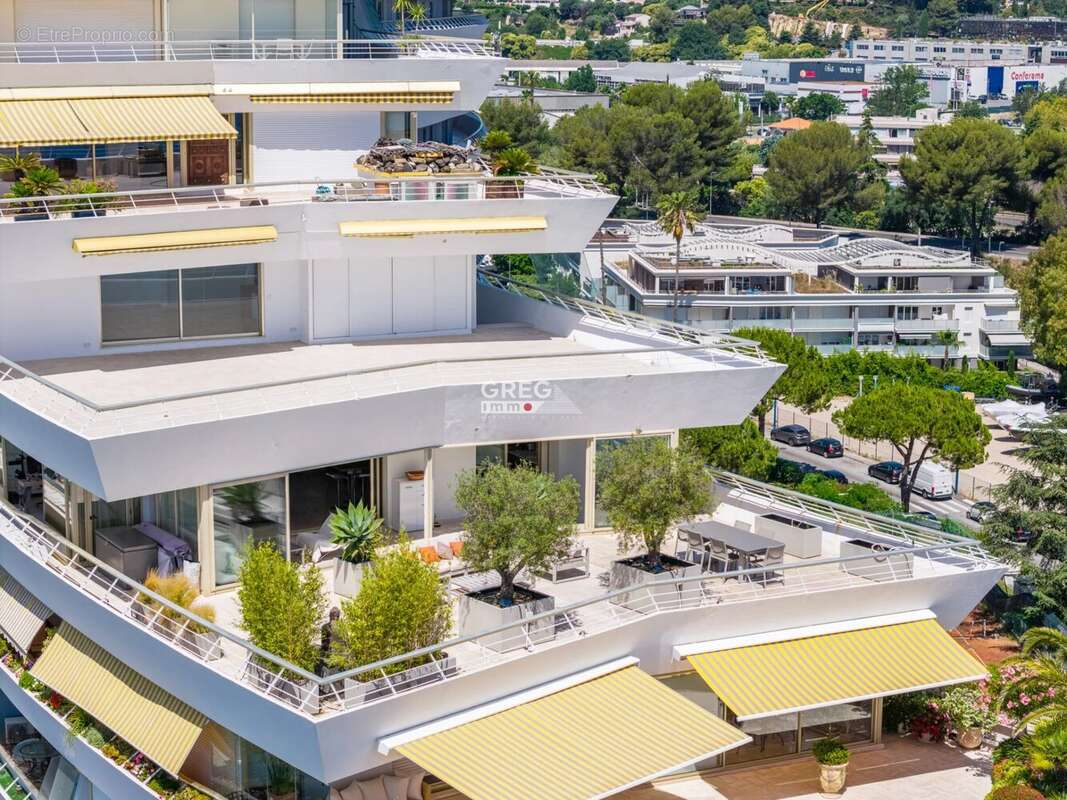 Appartement à VILLENEUVE-LOUBET