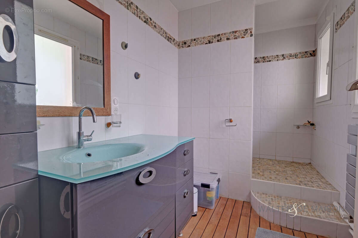 Appartement à SAINT-MAUR-DES-FOSSES