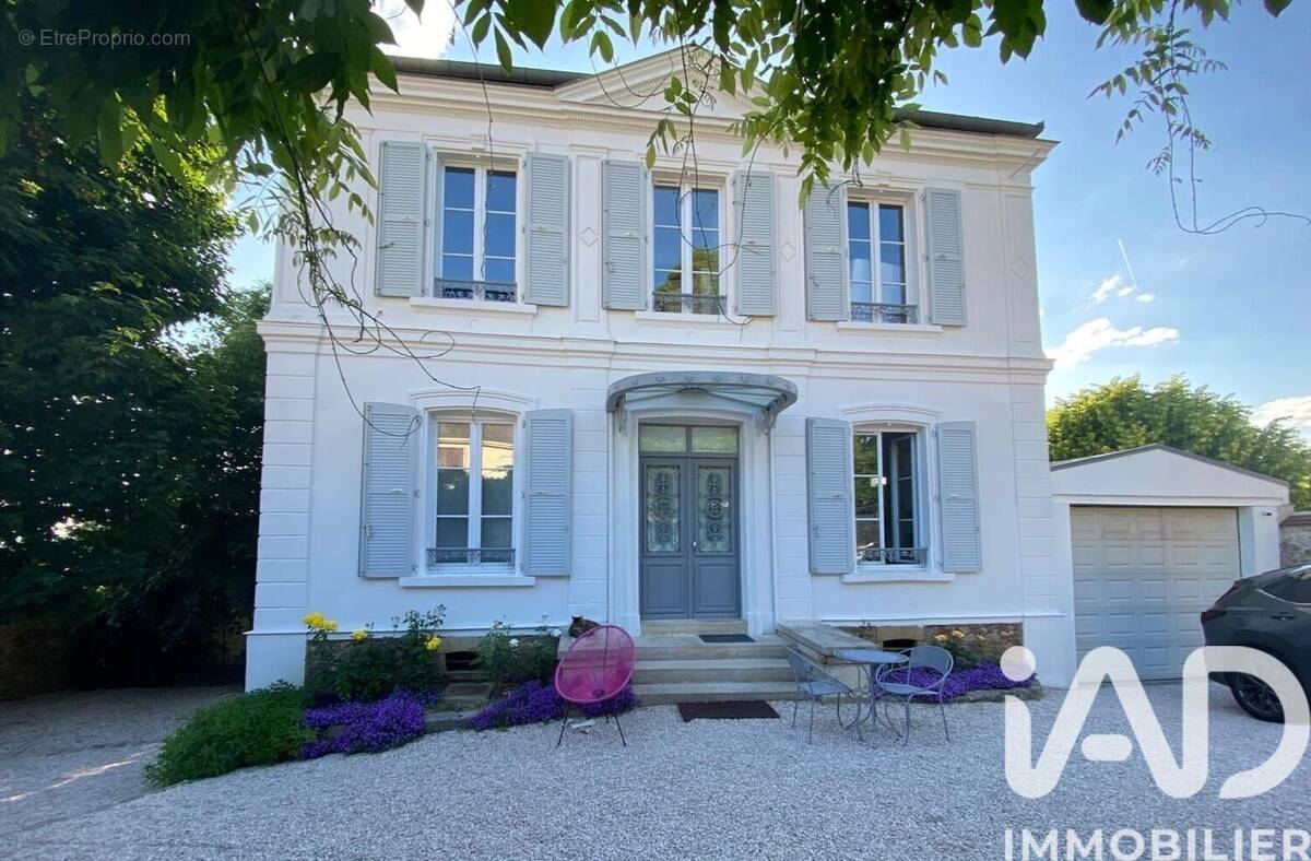 Photo 1 - Maison à SAINT-GERMAIN-LES-CORBEIL