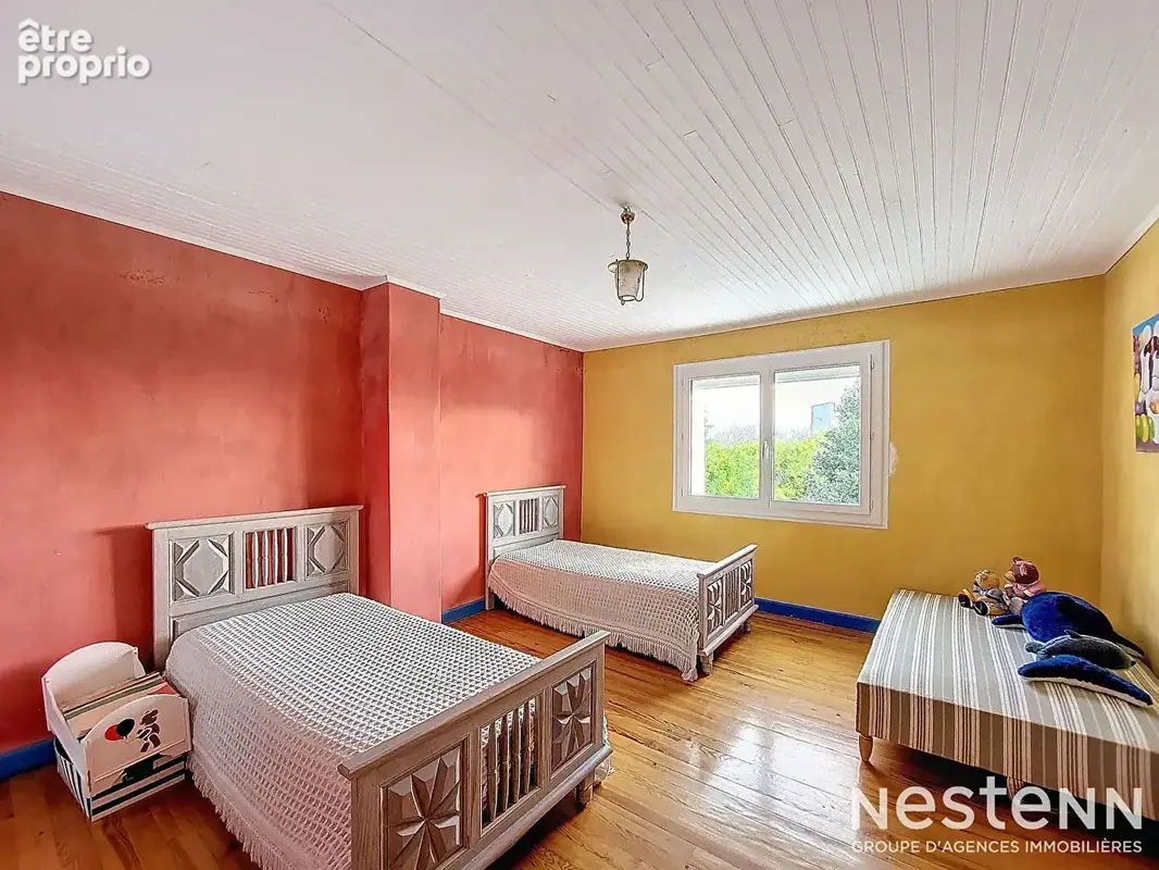 A Vendre Maison de 210 m² avec dépendances, garage et parc arboré de plus de 3700 m² à Gazaupouy - photo 15