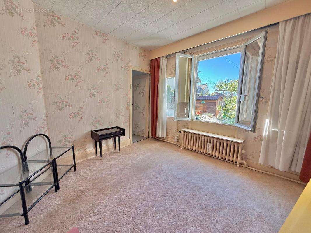 Maison à VILLECRESNES