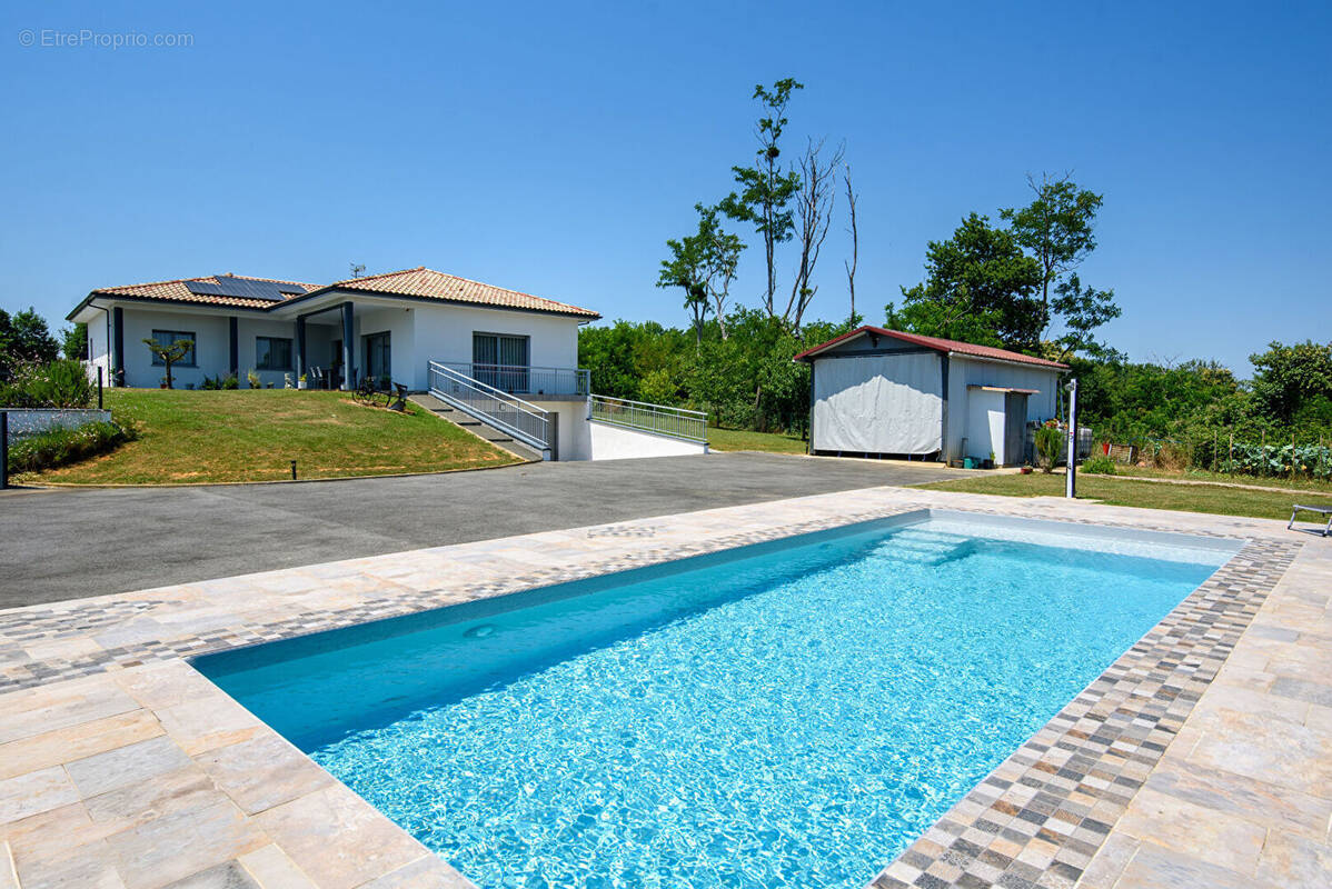 Maison à POMAREZ