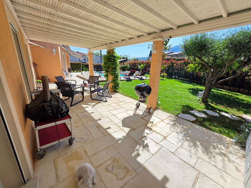 Maison à CARROS