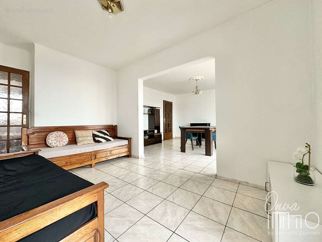 Gratte-Ciel - T4 /T5 de 85m² avec balcon, parking et cave - photo 6