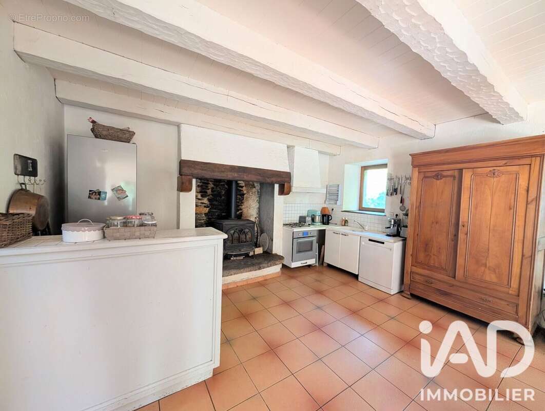 Maison 139 m² à La Feuillee  - photo 5