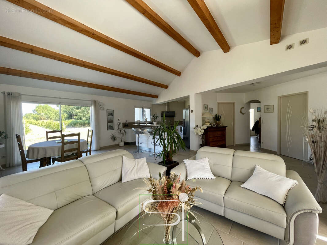 Maison à VAUX-SUR-MER