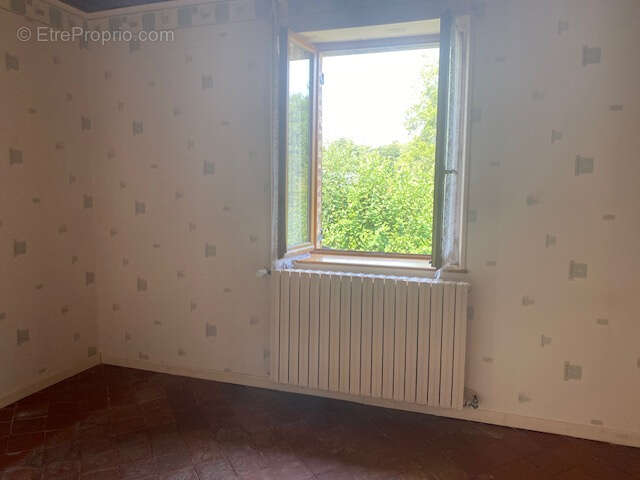 Maison à MONTSAUCHE-LES-SETTONS