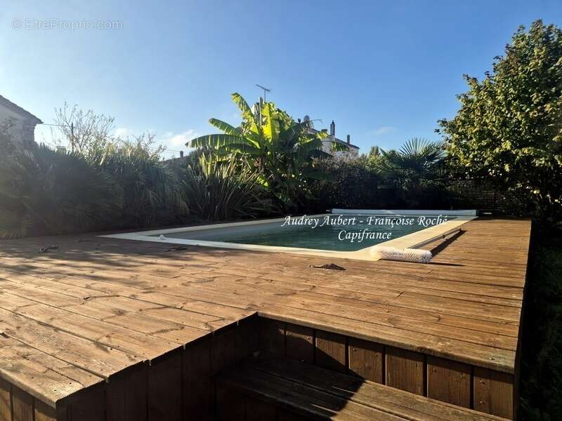 Maison à vendre 9 pièces AUTHON EBEON (17) - photo 2