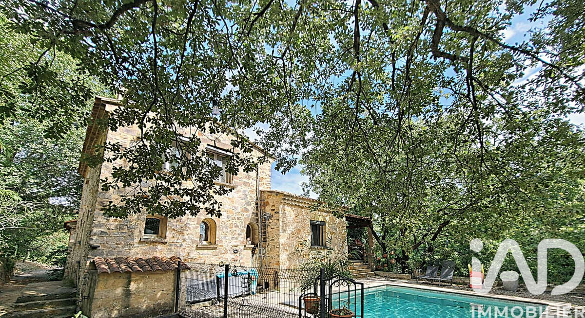Photo 2 - Maison à SAINT-MARCEL-D'ARDECHE