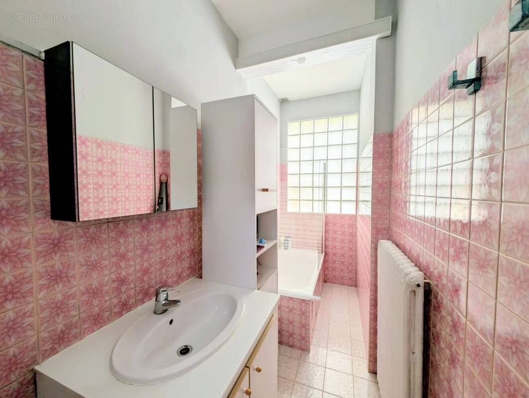 Ref 2152 - Maison 5 pièces - Sous-sol aménagé - jardin et garage - photo 10