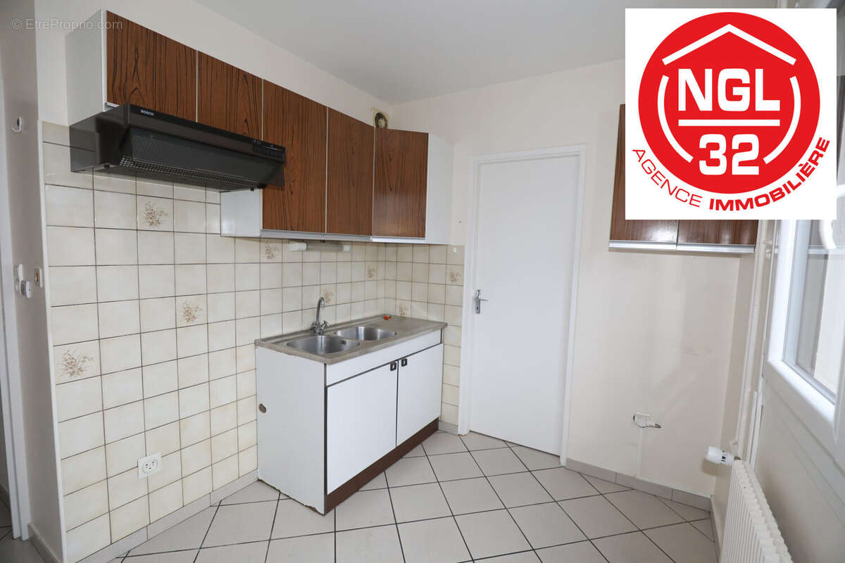 Appartement à CRUSEILLES