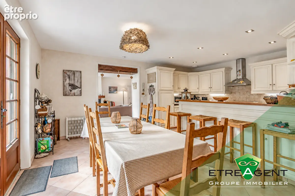 Maison LONGNY LES VILLAGES - 231 m² - 6 chambres - photo 7