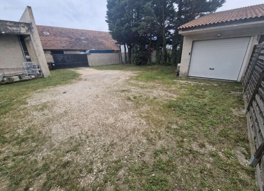 Appartement à CONNAUX