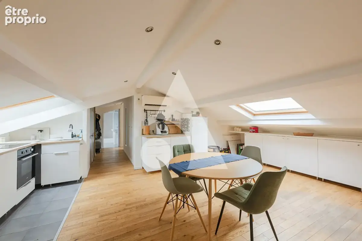 Rare & atypique : appartement 5 pièces, dernier étage au coeur de Clichy - photo 4