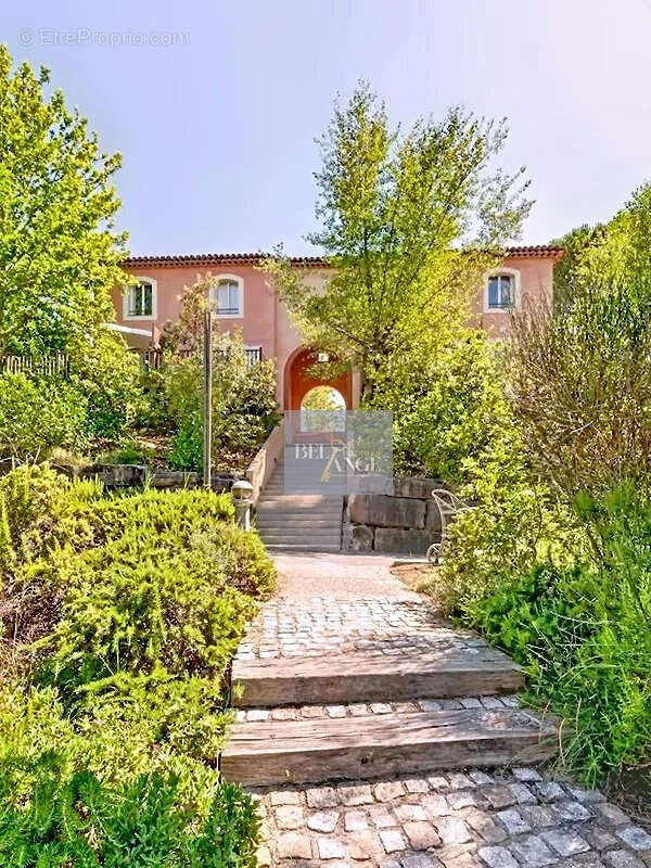 Maison à GROSPIERRES