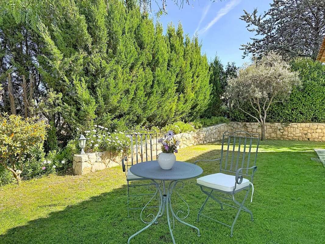 Maison à SAINT-LAURENT-DU-VAR