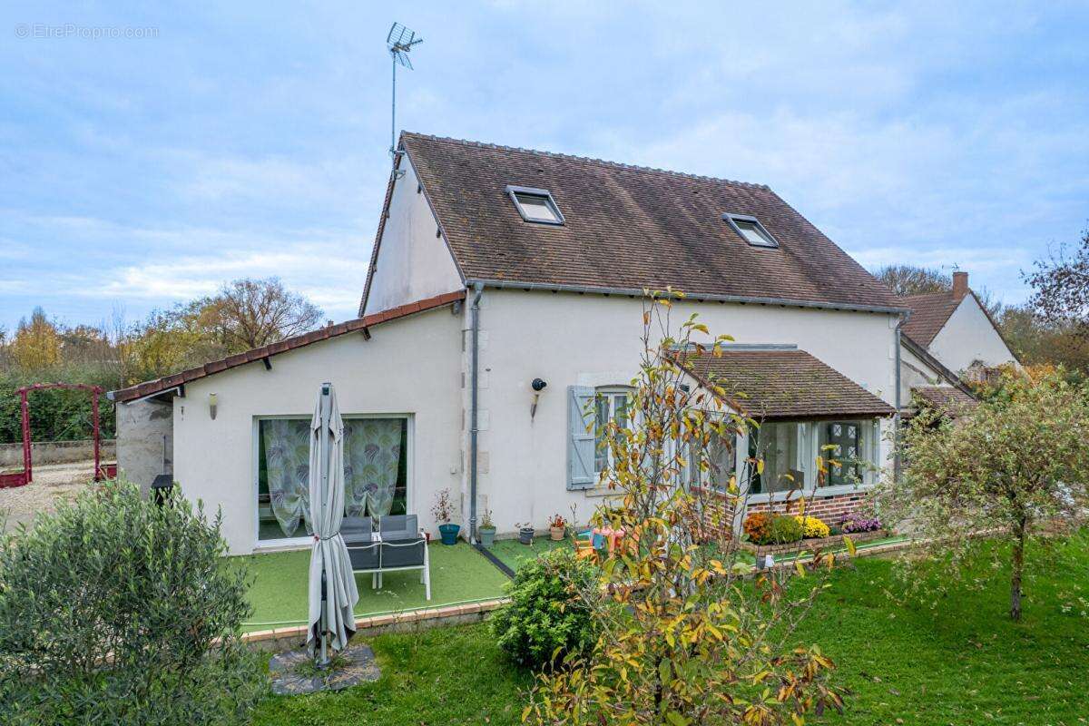 Maison à MERY-SUR-CHER