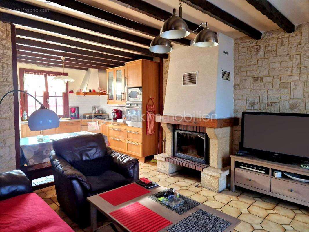 Maison à BAZAINVILLE