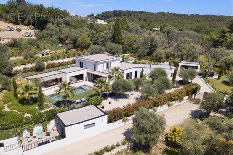 Maison à VALBONNE