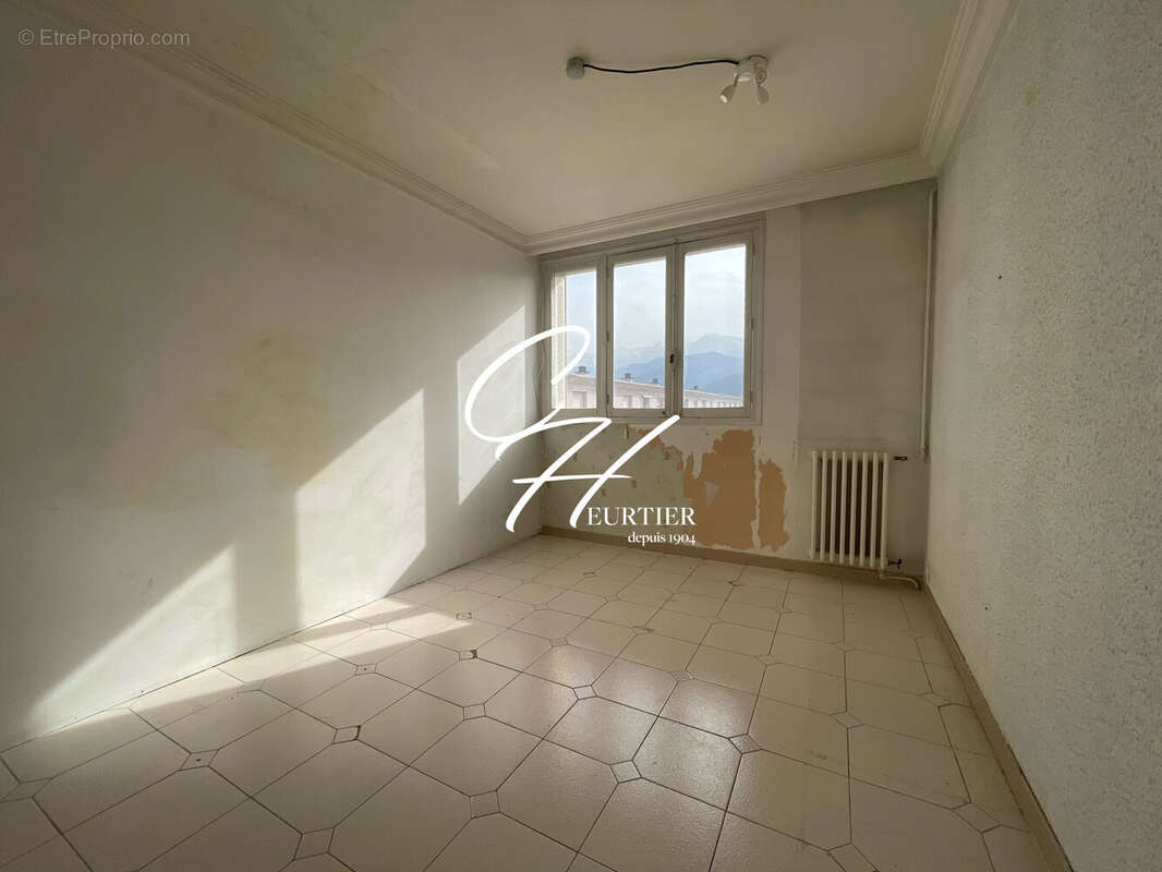 Appartement à SAINT-MARTIN-D'HERES