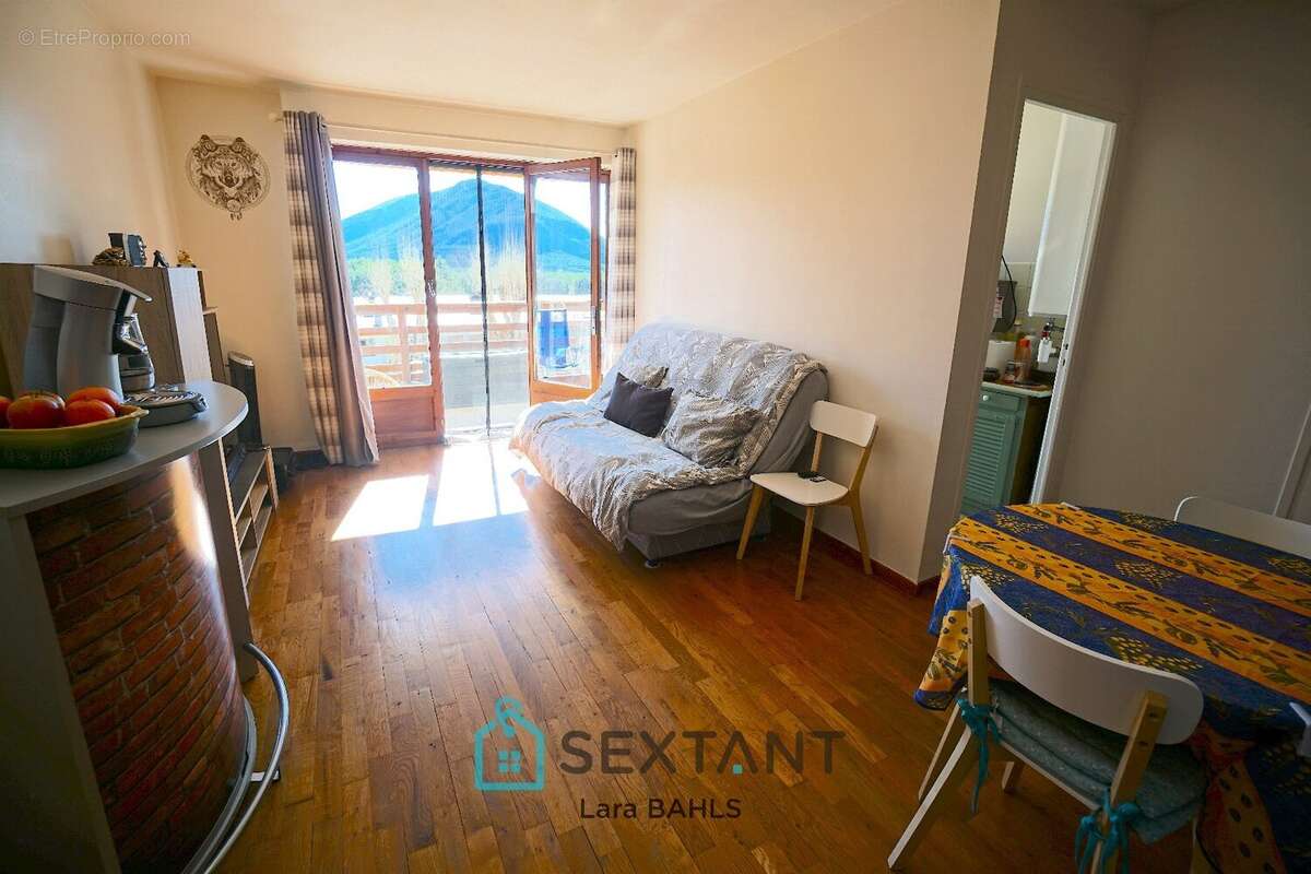 Appartement à SERANON